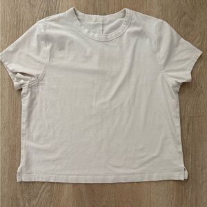 Lululemon Slightly Cropped T-shirt Cream Color Size 6 Perfect Condition